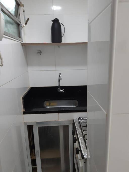 Quarto E Sala A Uma Quadra Da Praia Copacabana Posto 02 Rio de Janeiro Extérieur photo